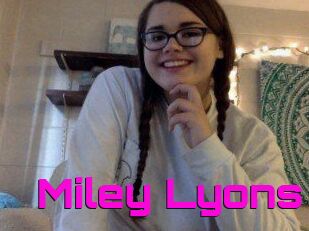 Miley_Lyons