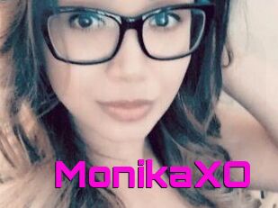 MonikaXO