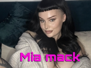 Mia_mack