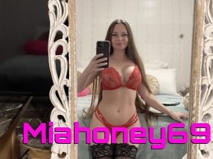 Miahoney69